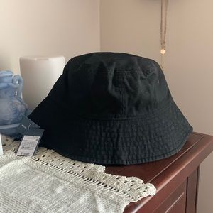Universal Thread Bucket Hat